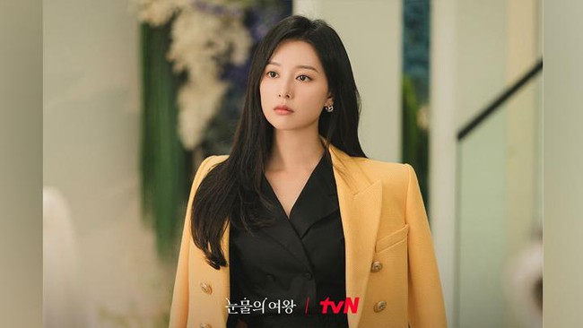Kim Ji Won quyết tâm ăn kiêng suốt 1 năm để nhận vai ‘Queen Of Tears’ - Ảnh 1.