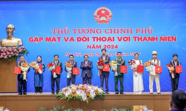 Thủ tướng Phạm Minh Chính: Thanh niên cần thực hiện '5 xung kích', '6 khát vọng' trong chuyển đổi số - Ảnh 2.