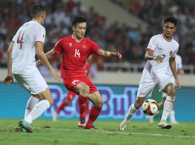 Bảng xếp hạng vòng loại World Cup 2026 khu vực châu Á hôm nay: Indonesia bỏ xa Việt Nam 4 điểm - Ảnh 11.