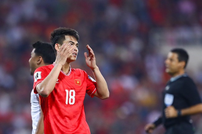 ĐIỂM NHẤN Việt Nam 0-3 Indonesia: Cột mốc buồn 20 năm, và dấu chấm hết cho ông Troussier - Ảnh 2.