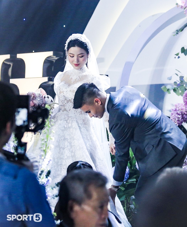 Chùm ảnh đẹp long lanh của đám cưới Quang Hải – Chu Thanh Huyền - Ảnh 7.