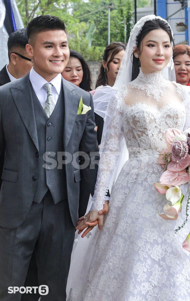 Chùm ảnh đẹp long lanh của đám cưới Quang Hải – Chu Thanh Huyền - Ảnh 4.
