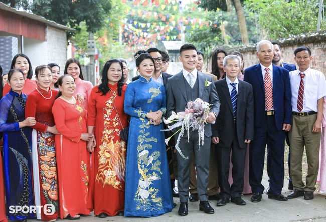 Chùm ảnh đẹp long lanh của đám cưới Quang Hải – Chu Thanh Huyền - Ảnh 5.