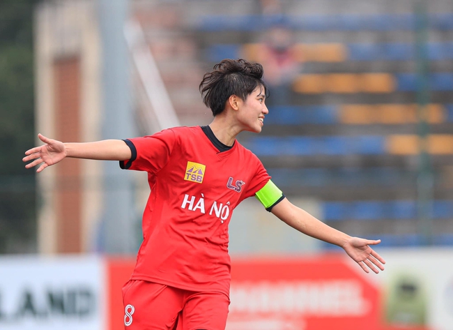 Cầu thủ trẻ của CLB Hà Nội rơi vào hoàn cảnh éo le, mọi đồng nghiệp nữ đều xót xa - Ảnh 2.