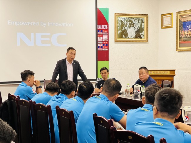 Tin nóng bóng đá Việt 30/3: Hùng Dũng muốn xuất ngoại, VFF kỷ luật một HLV tại V-League - Ảnh 6.