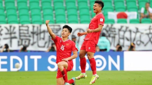Sao trẻ Việt Nam ghi bàn vào lưới Nhật Bản tái xuất V-League sau án kỷ luật, 2 HLV nói lời thật lòng - Ảnh 2.