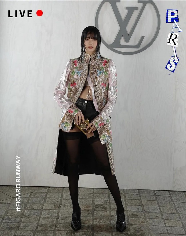 Lisa Blackpink chiếm trọn spotlight với trang phục nội y gợi cảm khi xuất hiện bất ngờ tại Tuần lễ thời trang Paris - Ảnh 8.