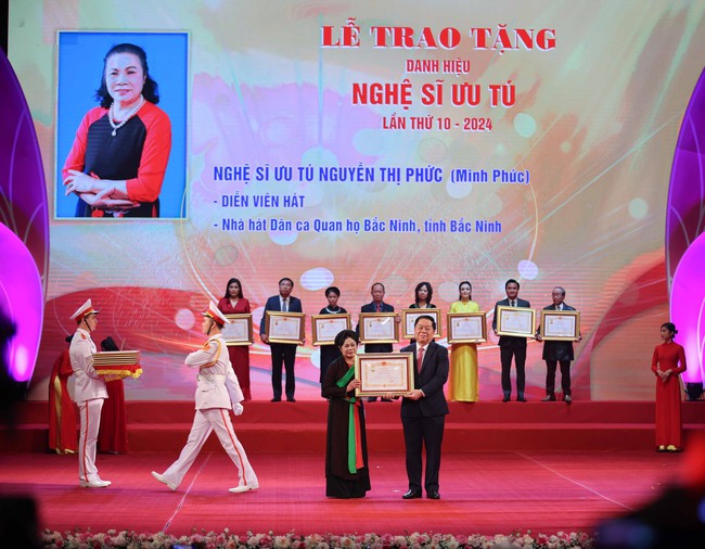 Lễ trao tặng danh hiệu 'Nghệ sĩ nhân dân', 'Nghệ sĩ ưu tú' lần thứ 10 - Ảnh 6.