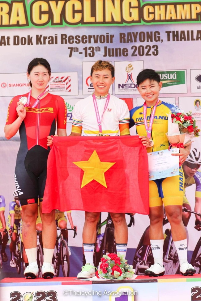Ngôi sao đua xe đạp Nguyễn Thị Thật: Tay đua của những lần đầu tiên - Ảnh 6.