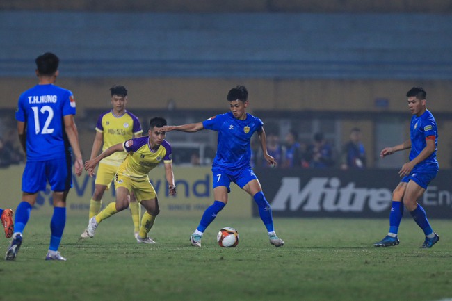 Thông tin hợp đồng giữa Đình Bắc và CLB Hà Nội, xác định thời điểm ra mắt đội bóng mới - Ảnh 2.