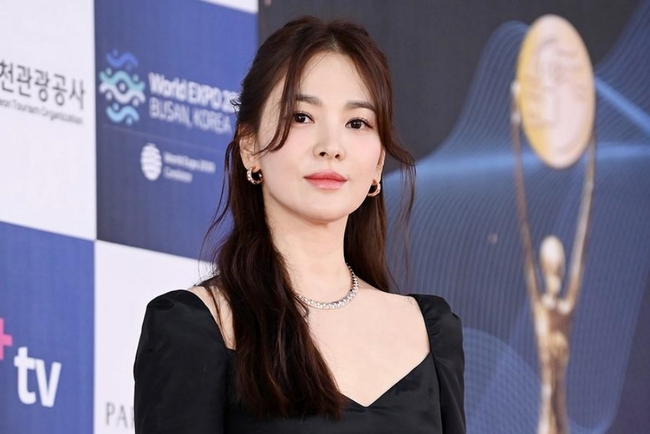 Song Hye Kyo đàm phán đóng chính trong phim về ngành giải trí Hàn - Ảnh 1.