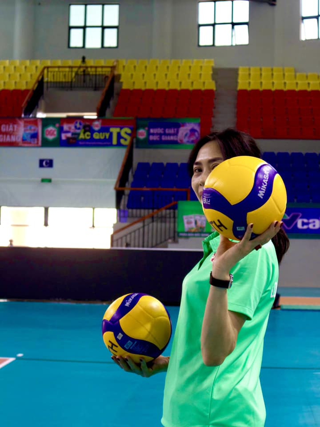 Tin nóng thể thao tối 10/4: Tuyển bóng chuyền nữ Việt Nam có ‘nữ tướng’ mới cực đáng chờ đợi - Ảnh 2.