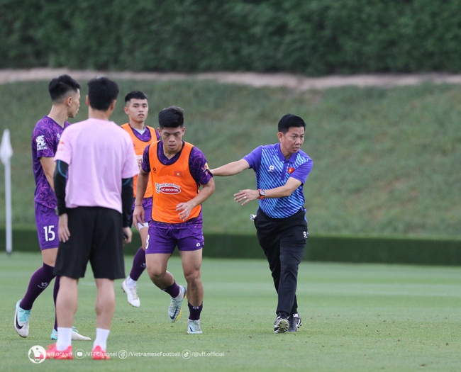 HLV Hoàng Anh Tuấn gỡ bỏ áp lực cho U23 Việt Nam - Ảnh 2.