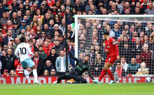Liverpool thua sốc Crystal Palace: Thêm một ngày buồn ở Anfield - Ảnh 2.