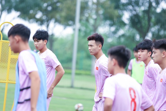 Lịch thi đấu bóng đá hôm nay 17/4: U23 Việt Nam quyết thắng trận mở màn  - Ảnh 5.