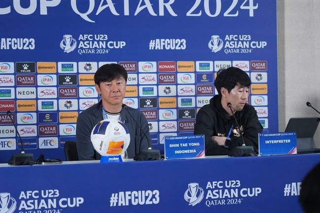 HLV Shin Tae Yong nói trận thua trước U23 Qatar như hài kịch, ‘sếp lớn’ bóng đá Indonesia quyết khiếu nại lên AFC - Ảnh 2.