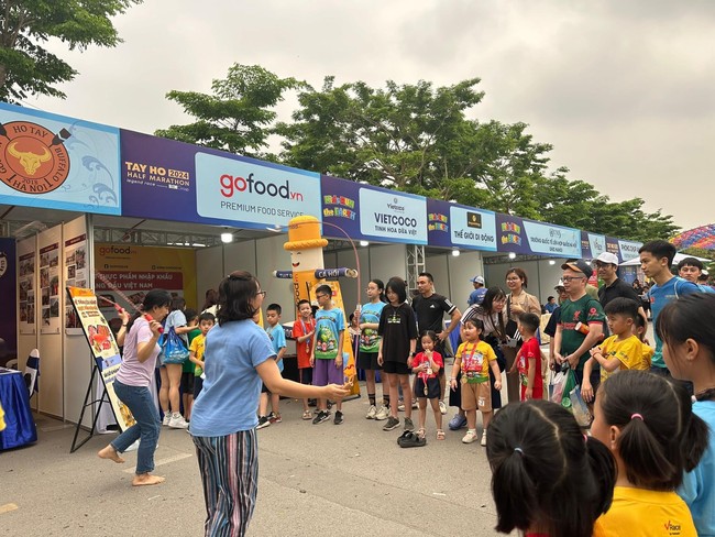 Gofood tự hào đồng hành cùng giải chạy Tay Ho Half Marathon 2024 - Ảnh 3.