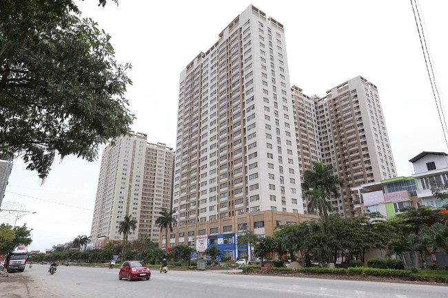 Bộ Xây dựng yêu cầu Hà Nội kiểm tra, rà soát việc chung cư tăng giá bất thường - Ảnh 1.
