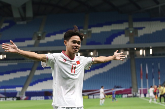 Kết quả bóng đá U23 châu Á hôm nay: Việt Nam thắng trận mở màn, dẫn đầu bảng D - Ảnh 2.
