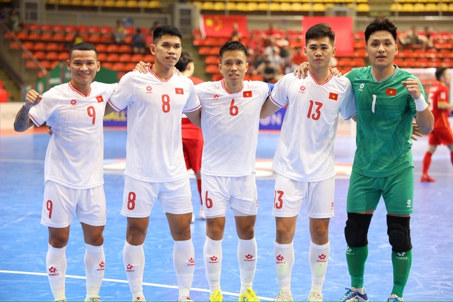 Hồ Văn Ý trắng lưới trước Trung Quốc, mang hy vọng cho đội tuyển futsal Việt Nam - Ảnh 1.