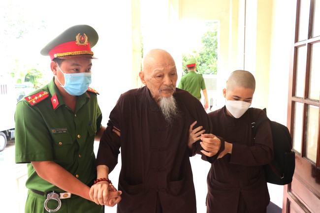 Vụ Tịnh thất Bồng Lai: Ông Lê Tùng Vân bị khởi tố về hành vi loạn luân - Ảnh 1.
