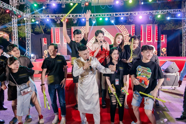 Ngân 98 - Lương Bằng Quang ở làng DJ: Luôn có nhau, sẵn sàng đầu tư 70% cát-xê ở show diễn  - Ảnh 7.