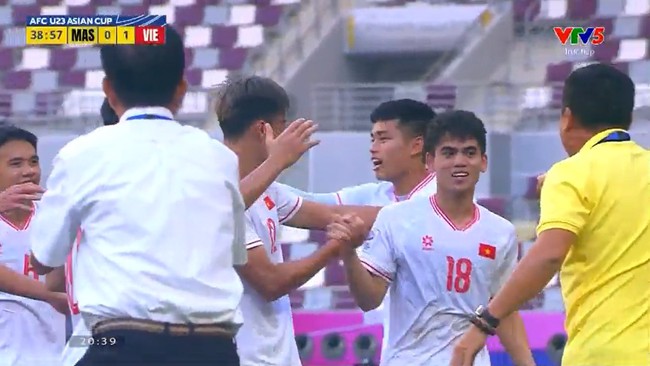 Link xem TRỰC TIẾP bóng đá U23 Việt Nam vs Malaysia: Văn Khang lập siêu phẩm đá phạt (1-0, H1) - Ảnh 5.