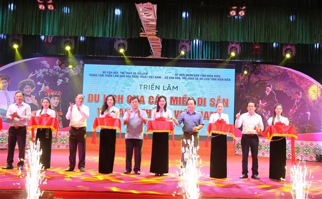 Điện Biên khai mạc triển lãm 'Du lịch qua các miền di sản và danh thắng Việt Nam' - Ảnh 1.