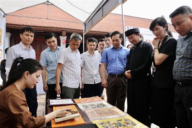 Bắc Ninh tái hiện chợ tranh Đông Hồ xưa - Ảnh 2.