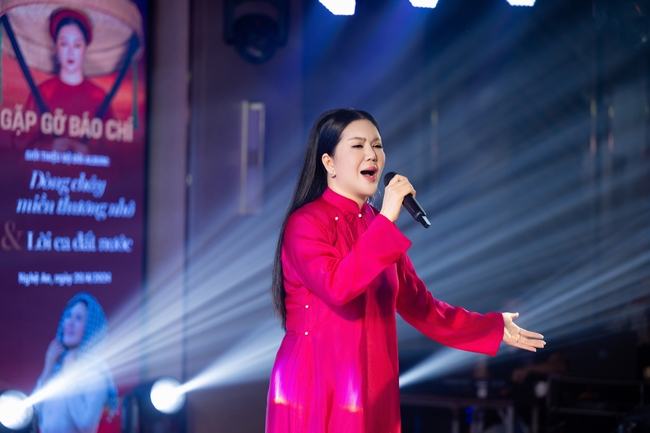 Đinh Hiền Anh cùng Nguyễn Hữu Vượng làm mới những ca khúc kinh điển, ra mắt bộ đôi CD - Ảnh 3.