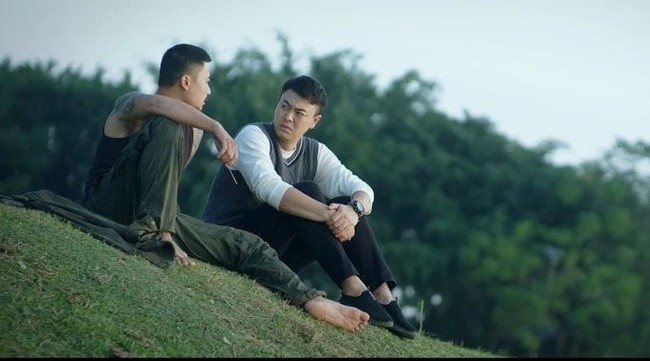 Duy Hưng - Tuấn Tú kể cảnh quay 'quay xong vẫn khóc', phối hợp ăn ý trong 'Người một nhà' - Ảnh 3.