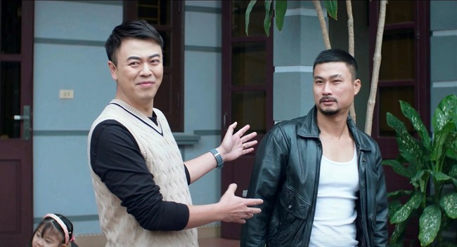 Duy Hưng - Tuấn Tú kể cảnh quay 'quay xong vẫn khóc', phối hợp ăn ý trong 'Người một nhà' - Ảnh 2.