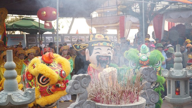 Lễ hội đền Nguyễn Cảnh Hoan nhận quyết định công nhận Di sản văn hóa phi vật thể Quốc gia - Ảnh 3.