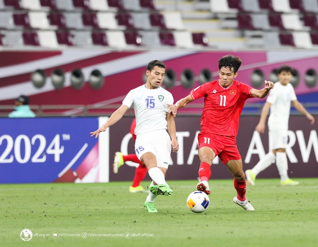Tin nóng thể thao tối 24/4: Vào tứ kết, U23 Việt Nam vẫn nhận thống kê buồn ở giải U23 châu Á - Ảnh 2.