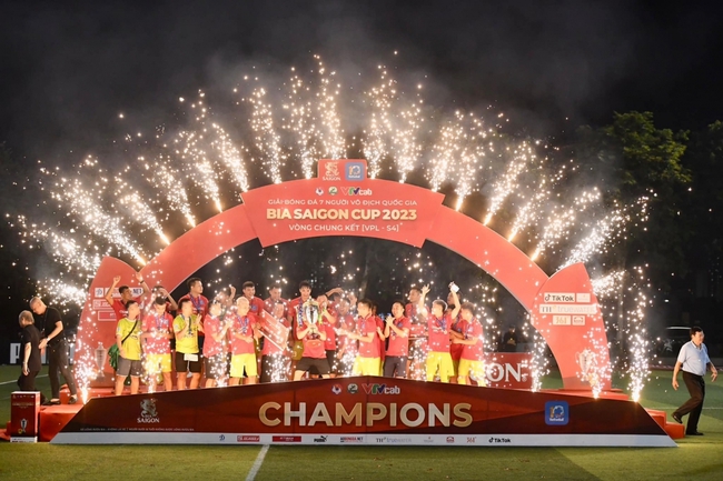 Siêu Cúp bóng đá 7 người Quốc gia Bia Saigon Cup 2024 diễn ra tại Đà Nẵng: 'Pháo hiệu' cho mùa giải rực lửa - Ảnh 2.