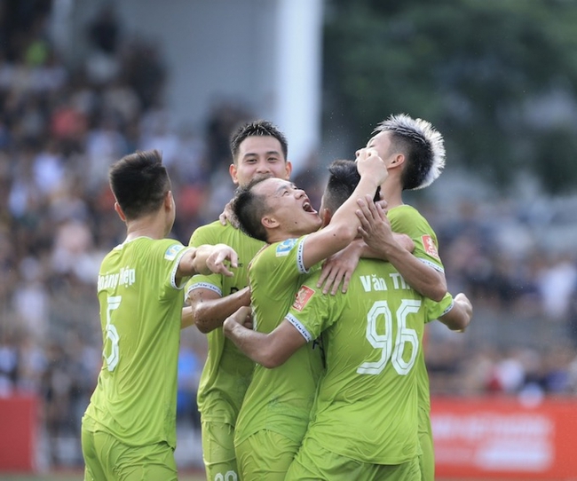 Siêu Cúp bóng đá 7 người Quốc gia Bia Saigon Cup 2024 diễn ra tại Đà Nẵng: 'Pháo hiệu' cho mùa giải rực lửa - Ảnh 1.