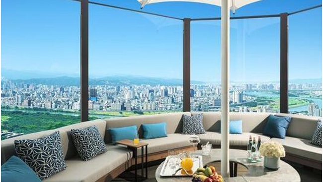 Châu Kiệt Luân khoe căn penthouse hơn 550 tỷ đồng với tầm nhìn 360 độ và bộ sưu tập nghệ thuật đắt tiền - Ảnh 2.