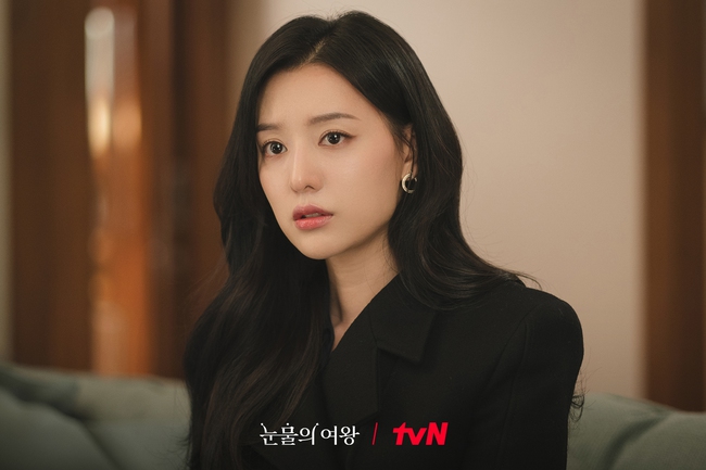 Tập 15 'Queen Of Tears': Kim Soo Hyun phản công để quay về bên Kim Ji Won - Ảnh 3.