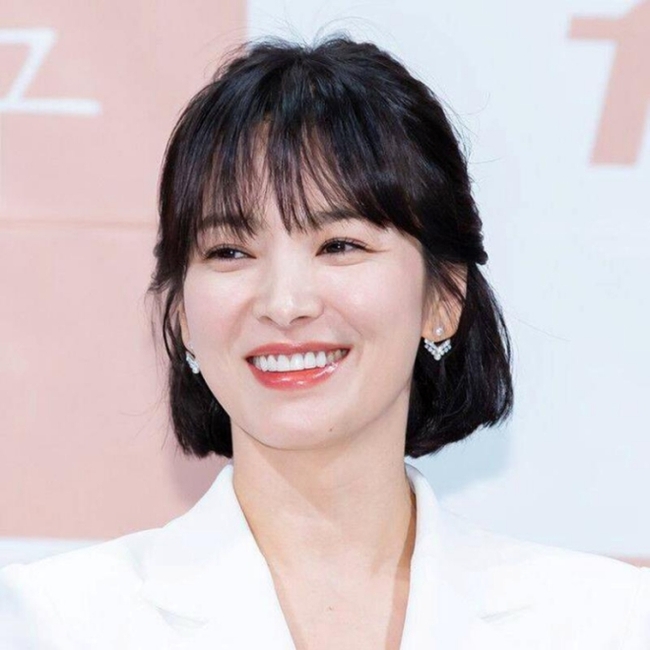 Top 10 sao Hàn Quốc giàu có nhất 2024: Song Hye Kyo, IU chốt sổ - Ảnh 12.
