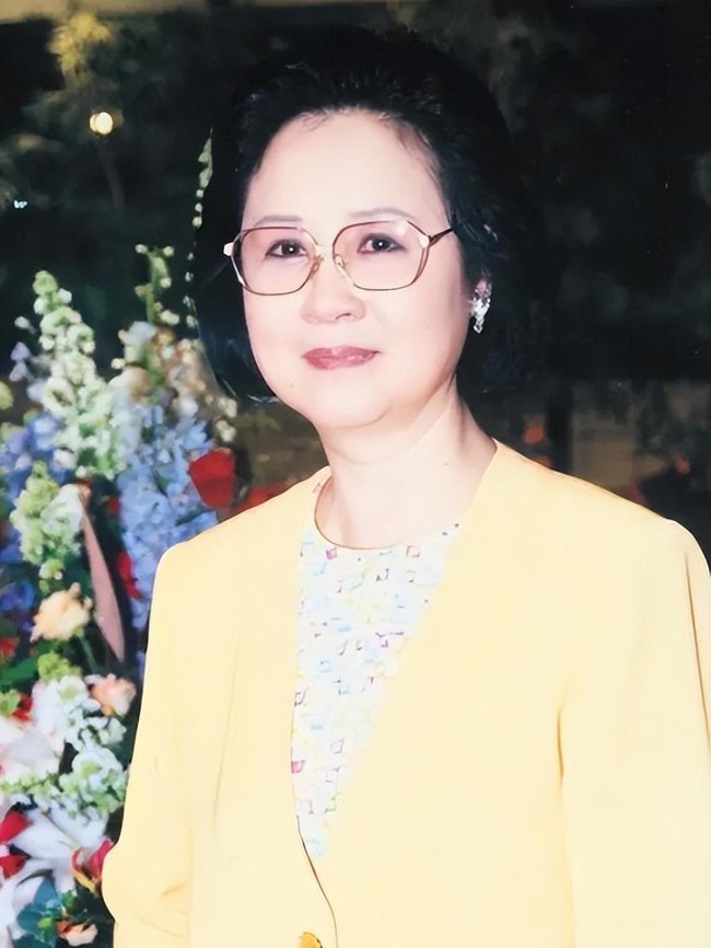 Nữ văn sĩ Quỳnh Dao đã ở tuổi ngoại bát tuần, bày tỏ ước nguyện sau khi chết khiến nhiều người suy nghĩ - Ảnh 1.