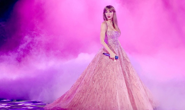 Ca sĩ Taylor Swift chính thức lọt vào danh sách tỷ phú của Forbes - Ảnh 1.