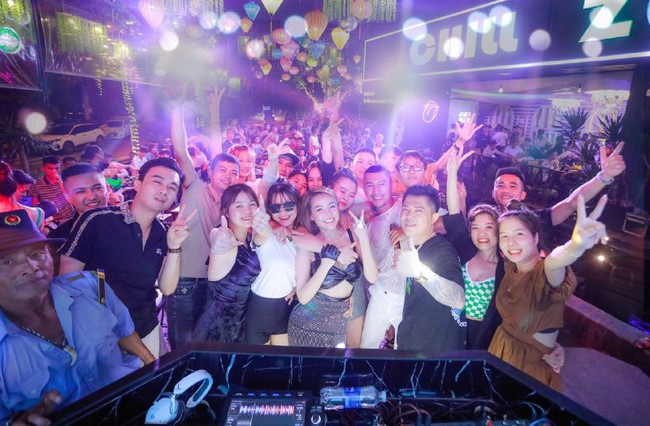 Ngân 98 - Lương Bằng Quang ở làng DJ: Luôn có nhau, sẵn sàng đầu tư 70% cát-xê ở show diễn  - Ảnh 10.