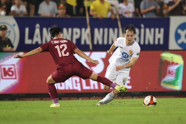 CAHN, Hà Nội FC khiến Nam Định lâm nguy - Ảnh 2.