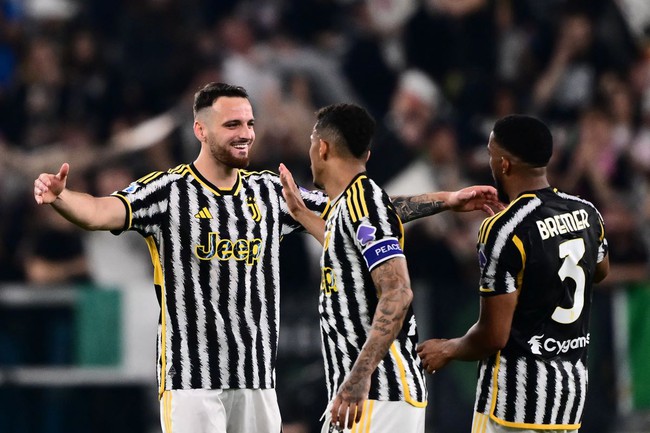 Juventus: Chán ngán với Allegri - Ảnh 2.