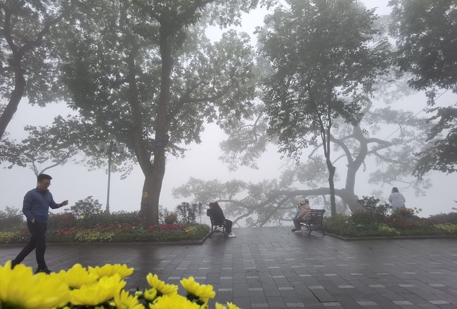 Thời tiết ngày 10/4: Bắc Bộ có mưa dông và sương mù - Ảnh 1.