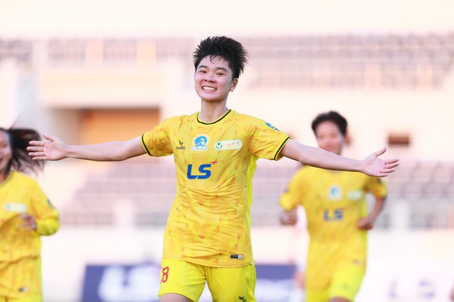 Đàn em Huỳnh Như toả sáng, Bích Thuỳ ghi dấu ấn ngày mở màn giải bóng đá nữ VĐQG  - Ảnh 2.