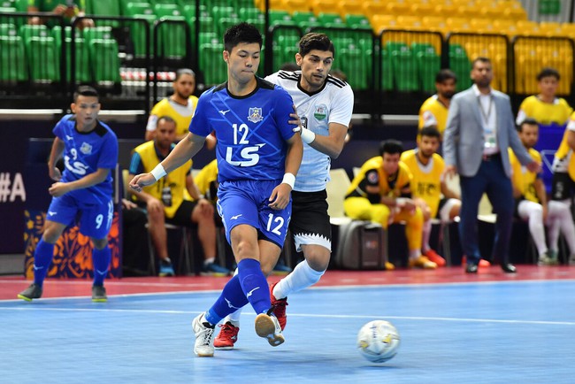 CLB Việt Nam toàn thắng trước đội bóng của Iraq, Uzbekistan để giành ngôi nhất bảng, khiến AFC khen ngợi - Ảnh 4.