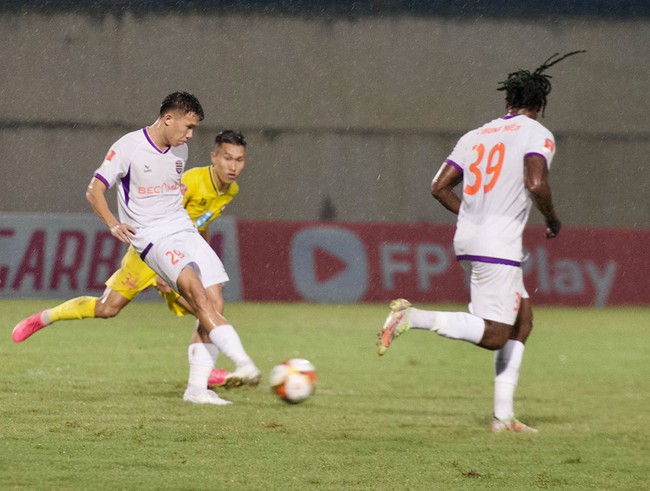 Quang Hải lu mờ trước ngôi sao U23 Việt Nam - Ảnh 1.