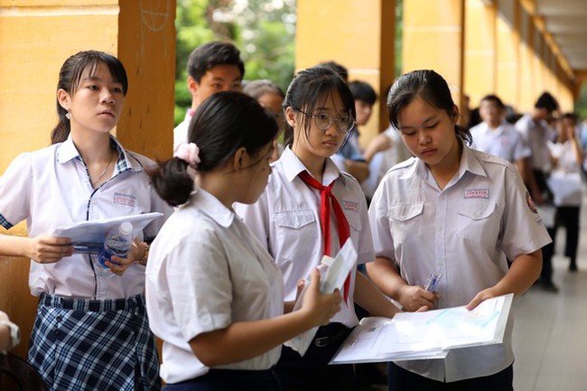 Thành phố Hồ Chí Minh: Hơn 98.600 thí sinh đăng ký dự thi lớp 10 công lập - Ảnh 1.