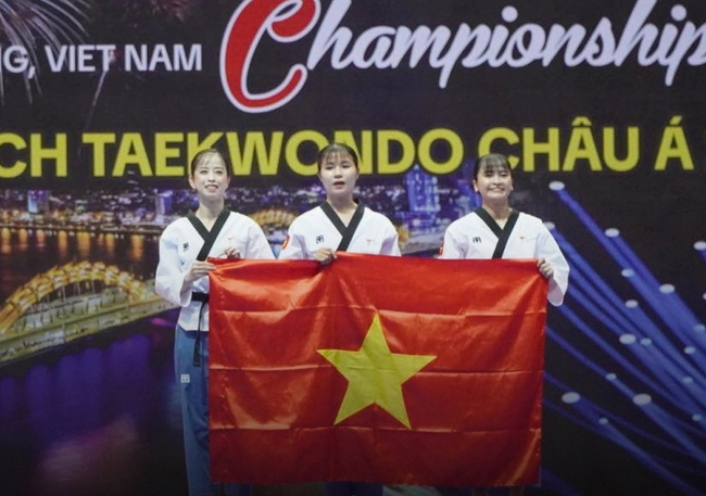 'Hot girl' của Taekwondo Việt Nam cùng đồng đội giành HCV châu Á - Ảnh 2.